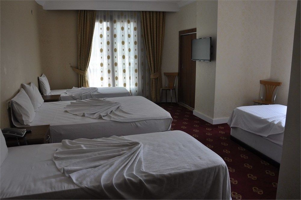 Ugur Otel Μερσίνη Εξωτερικό φωτογραφία